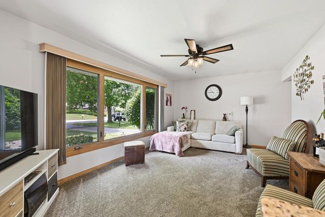 924 S 124th STREET, West Allis, WI 53214