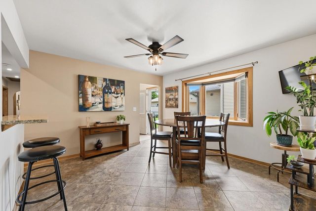 924 S 124th STREET, West Allis, WI 53214