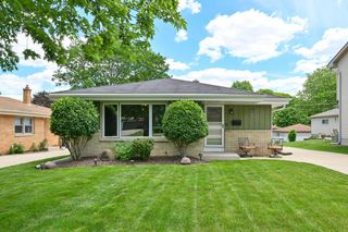 924 S 124th STREET, West Allis, WI 53214
