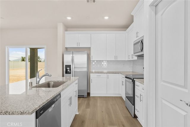 22832 Saddleback Avenue, Apple Valley, CA 92307