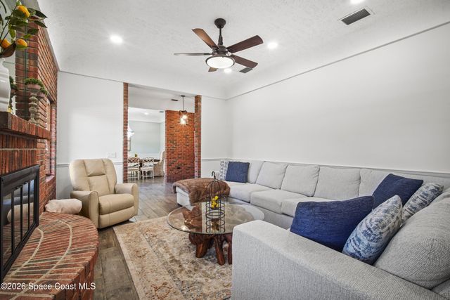 572 Lake Ashley Circle, Melbourne, FL 32904