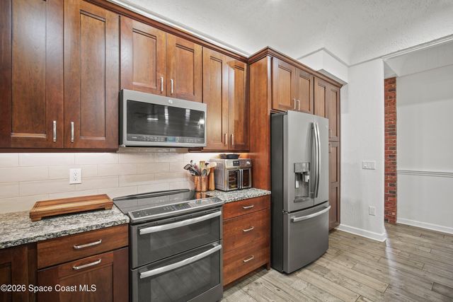 572 Lake Ashley Circle, Melbourne, FL 32904