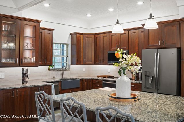 572 Lake Ashley Circle, Melbourne, FL 32904