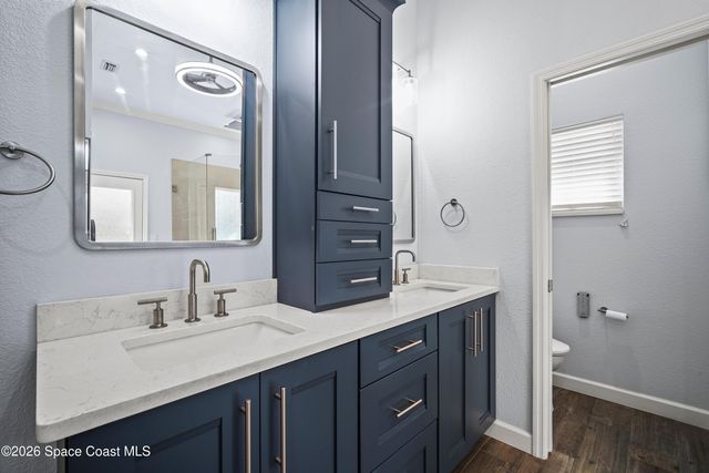 572 Lake Ashley Circle, Melbourne, FL 32904