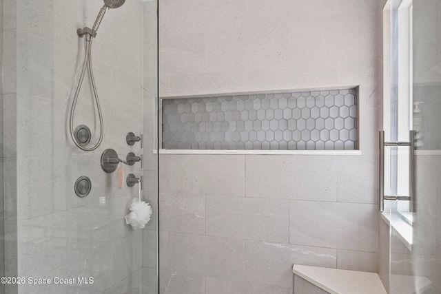 572 Lake Ashley Circle, Melbourne, FL 32904