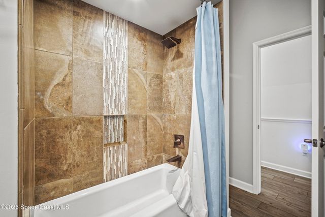 572 Lake Ashley Circle, Melbourne, FL 32904