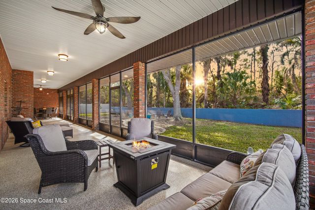 572 Lake Ashley Circle, Melbourne, FL 32904