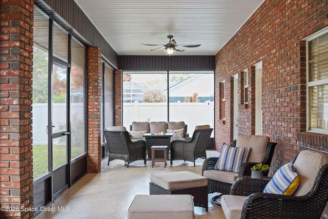 572 Lake Ashley Circle, Melbourne, FL 32904