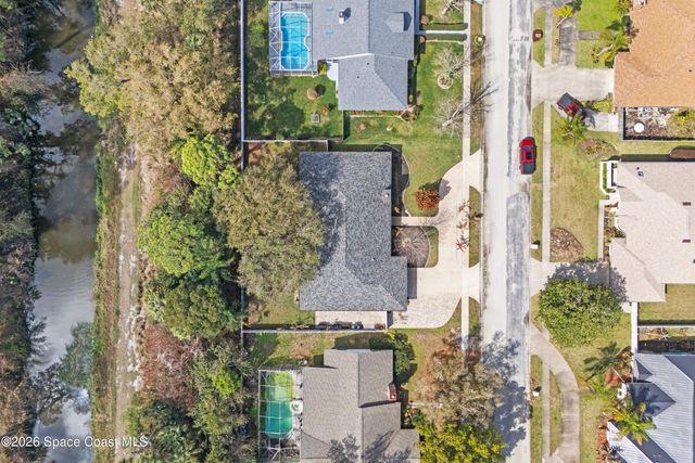 572 Lake Ashley Circle, Melbourne, FL 32904