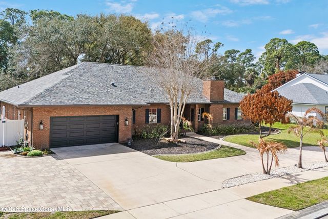 572 Lake Ashley Circle, Melbourne, FL 32904