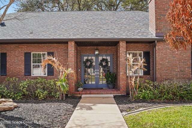 572 Lake Ashley Circle, Melbourne, FL 32904