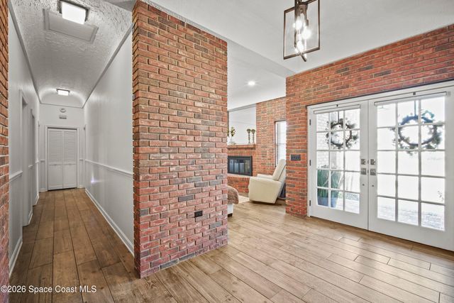 572 Lake Ashley Circle, Melbourne, FL 32904