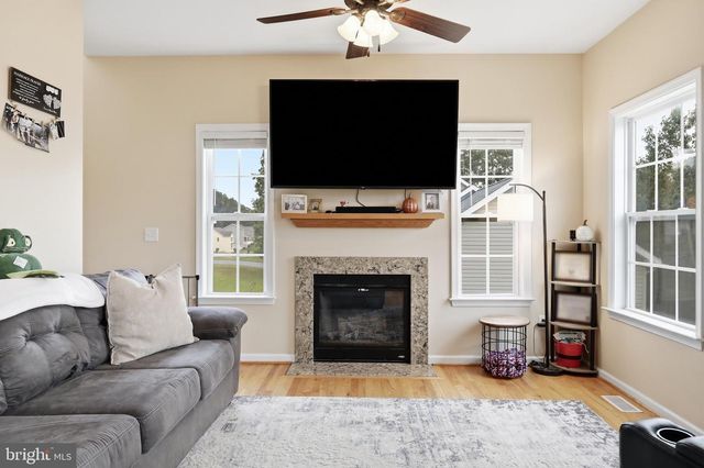 224 PARAGON DR, Bunker Hill, WV 25413