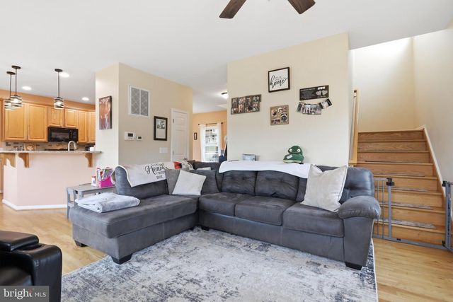 224 PARAGON DR, Bunker Hill, WV 25413