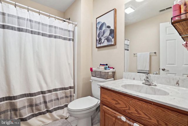224 PARAGON DR, Bunker Hill, WV 25413