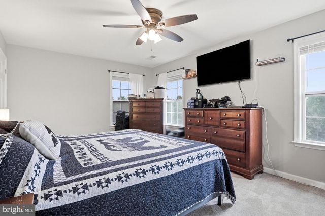 224 PARAGON DR, Bunker Hill, WV 25413