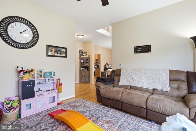 224 PARAGON DR, Bunker Hill, WV 25413