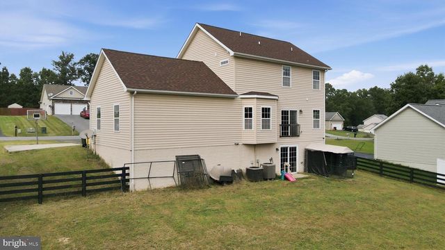 224 PARAGON DR, Bunker Hill, WV 25413