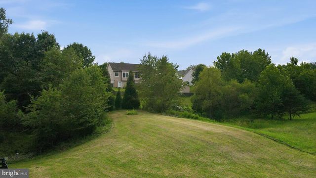 224 PARAGON DR, Bunker Hill, WV 25413