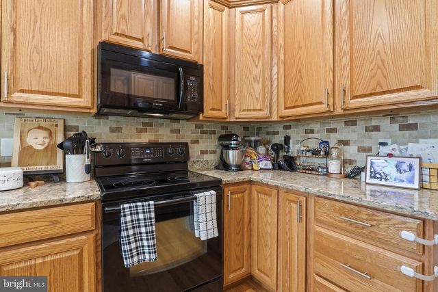 224 PARAGON DR, Bunker Hill, WV 25413