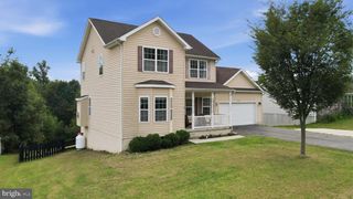 224 PARAGON DR, Bunker Hill, WV 25413
