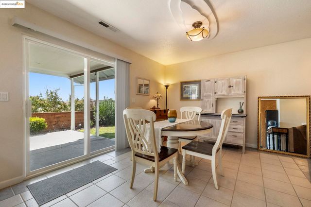 10677 Oak Leaf Ct, Jamestown, CA 95327