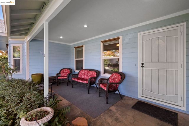 10677 Oak Leaf Ct, Jamestown, CA 95327