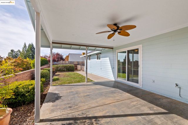 10677 Oak Leaf Ct, Jamestown, CA 95327