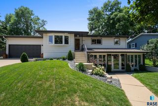 3105 S Williams Ave, Sioux Falls, SD 57105