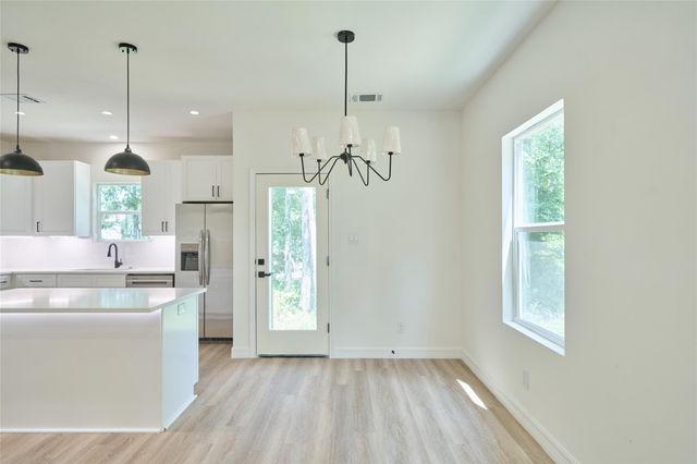 140 Oak Circle, Livingston, TX 77351