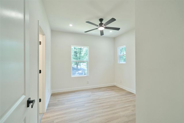 140 Oak Circle, Livingston, TX 77351