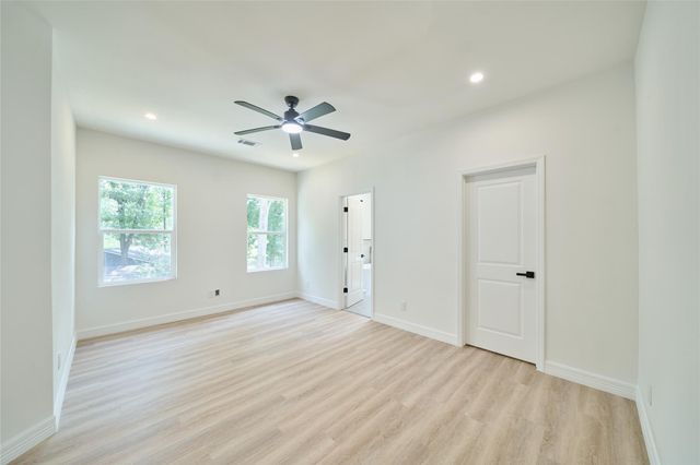 140 Oak Circle, Livingston, TX 77351