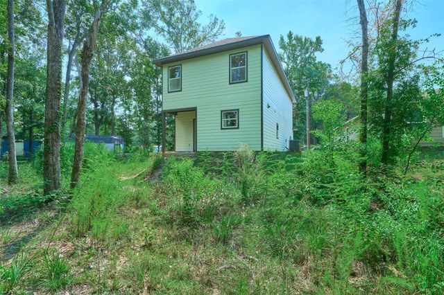 140 Oak Circle, Livingston, TX 77351