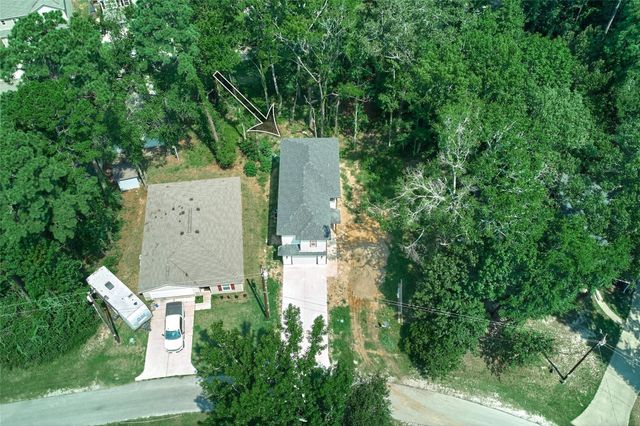 140 Oak Circle, Livingston, TX 77351