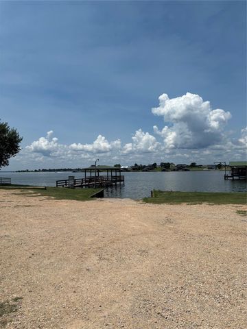 140 Oak Circle, Livingston, TX 77351