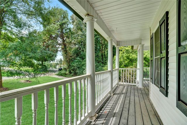 287 Cherokee Drive, Fair Play, SC 29643