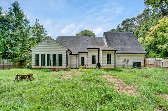 287 Cherokee Drive, Fair Play, SC 29643