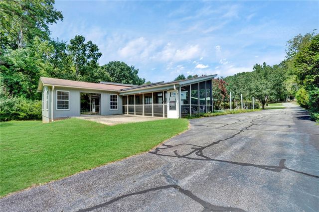 287 Cherokee Drive, Fair Play, SC 29643