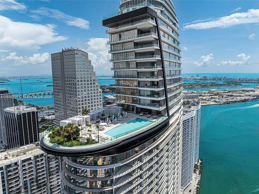 300 Biscayne Blvd way 4707, Miami, FL 33131