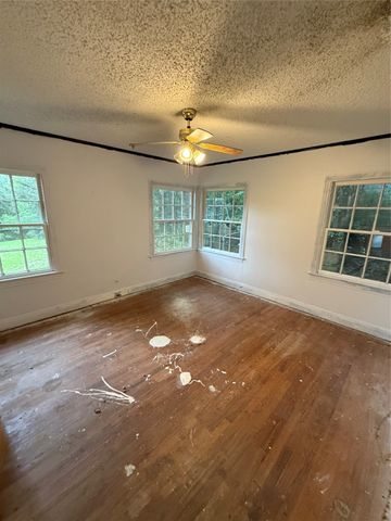 709 Highland Drive, Palestine, TX 75801