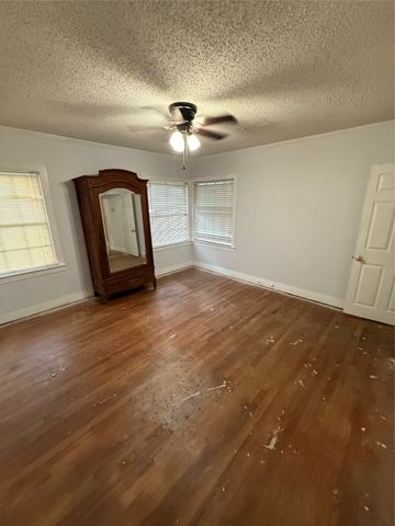 709 Highland Drive, Palestine, TX 75801