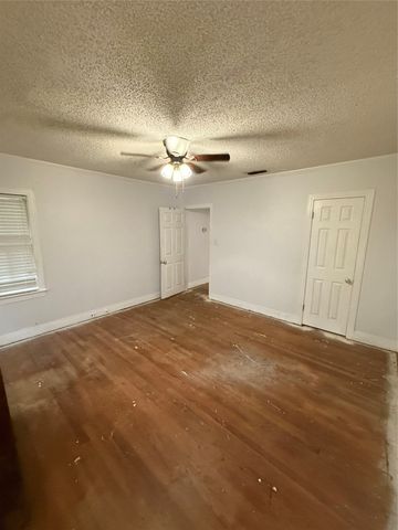 709 Highland Drive, Palestine, TX 75801
