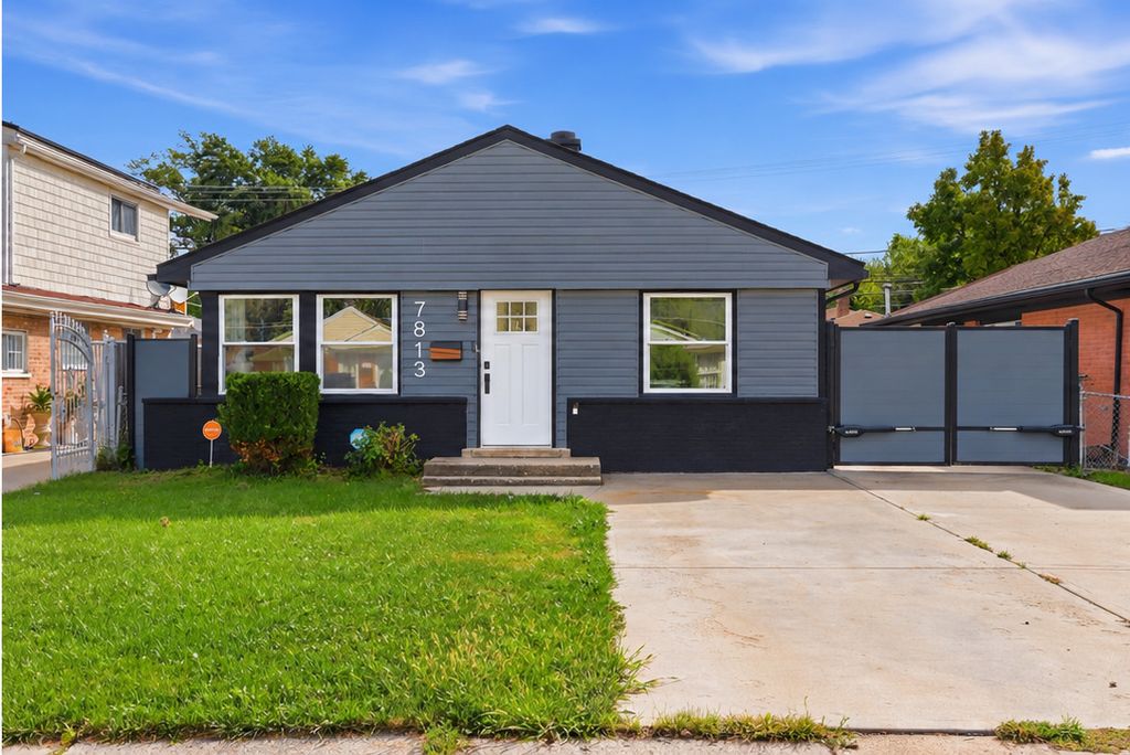 7813 S KENTON Avenue, Chicago, IL 60652 — photo 2
