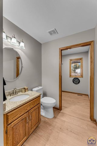 6445 SW 21st Ter, Topeka, KS 66614