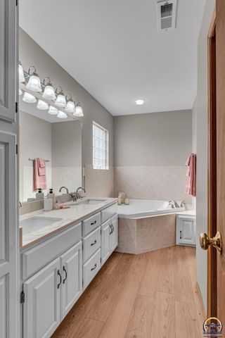 6445 SW 21st Ter, Topeka, KS 66614