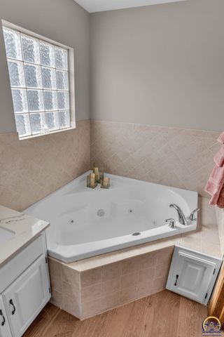 6445 SW 21st Ter, Topeka, KS 66614