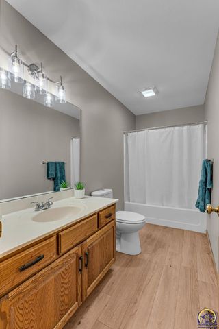 6445 SW 21st Ter, Topeka, KS 66614