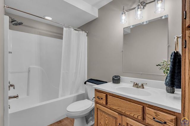 6445 SW 21st Ter, Topeka, KS 66614