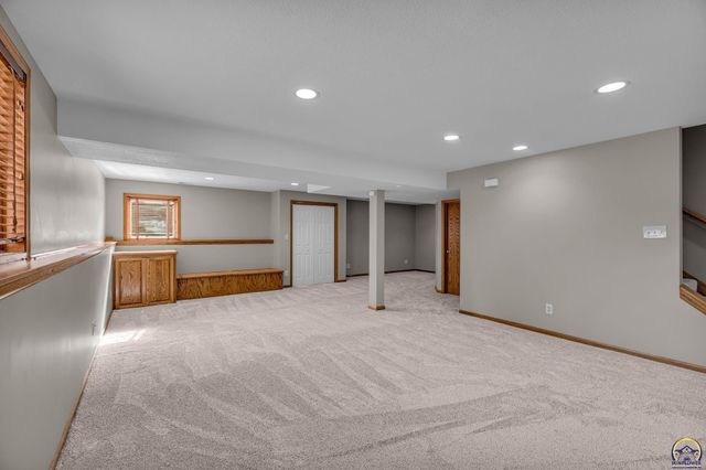 6445 SW 21st Ter, Topeka, KS 66614