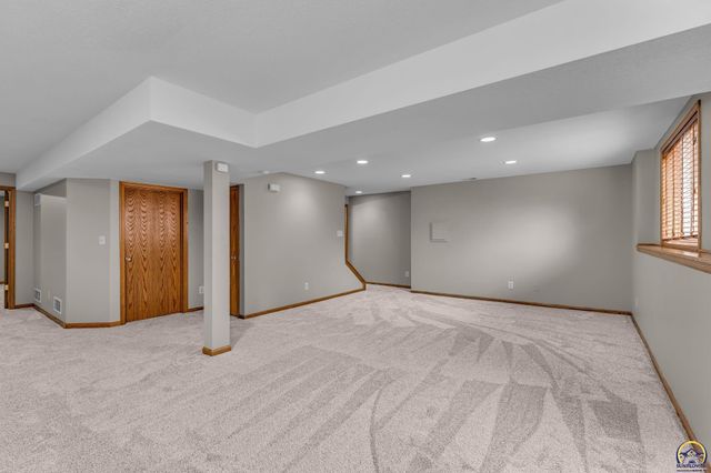 6445 SW 21st Ter, Topeka, KS 66614